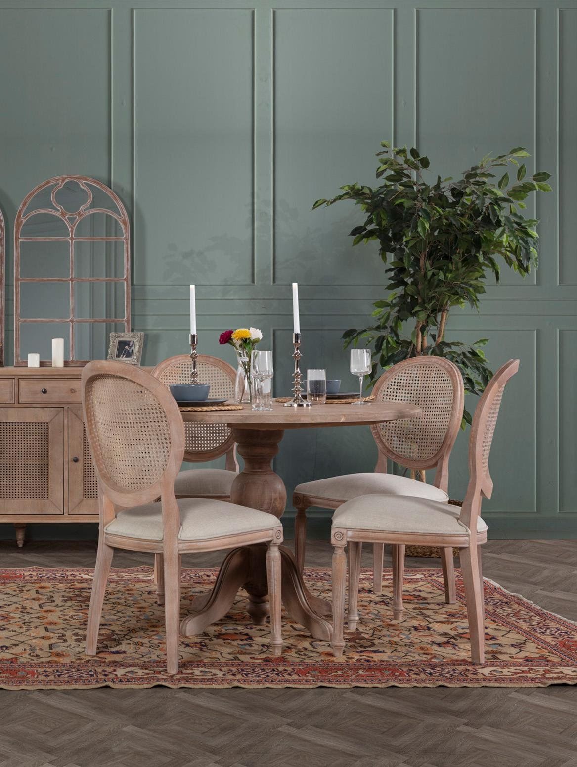 Negüzelev Santa Yuvarlak Masa Takımı