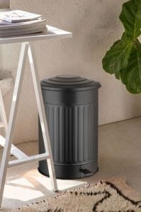 ÇÖP KOVASI MUTFAK 37 LT. SİYAH